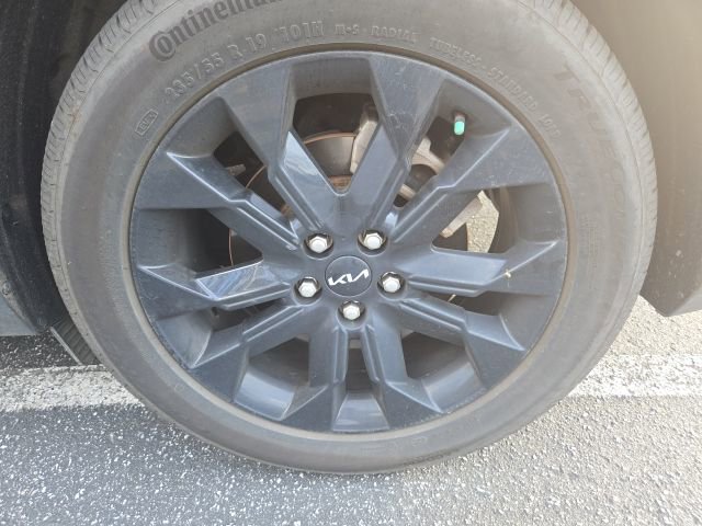 Used 2024 Kia Carnival SX image 8