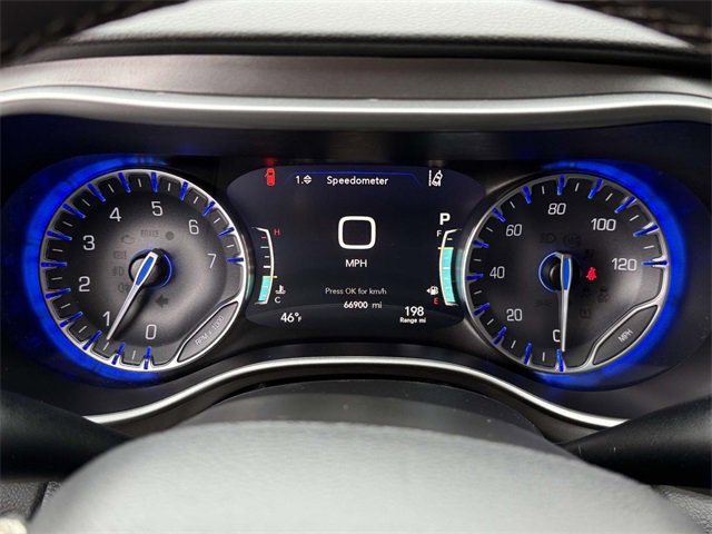 Used 2024 Chrysler Pacifica Touring-L image 24