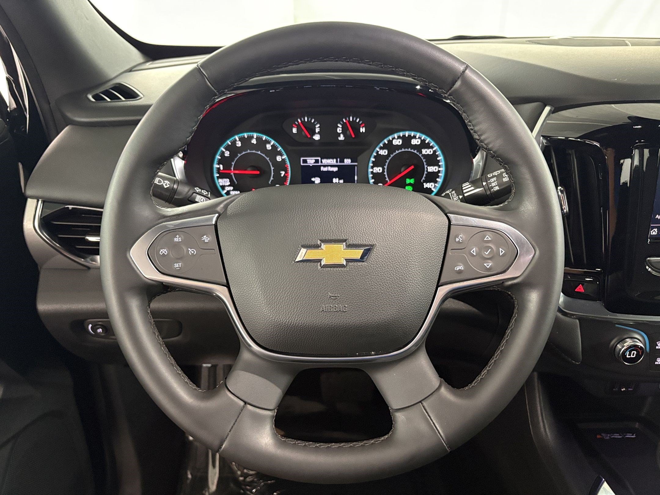 Used 2023 Chevrolet Traverse LT w/ LPO, Cargo Package FWD image 11