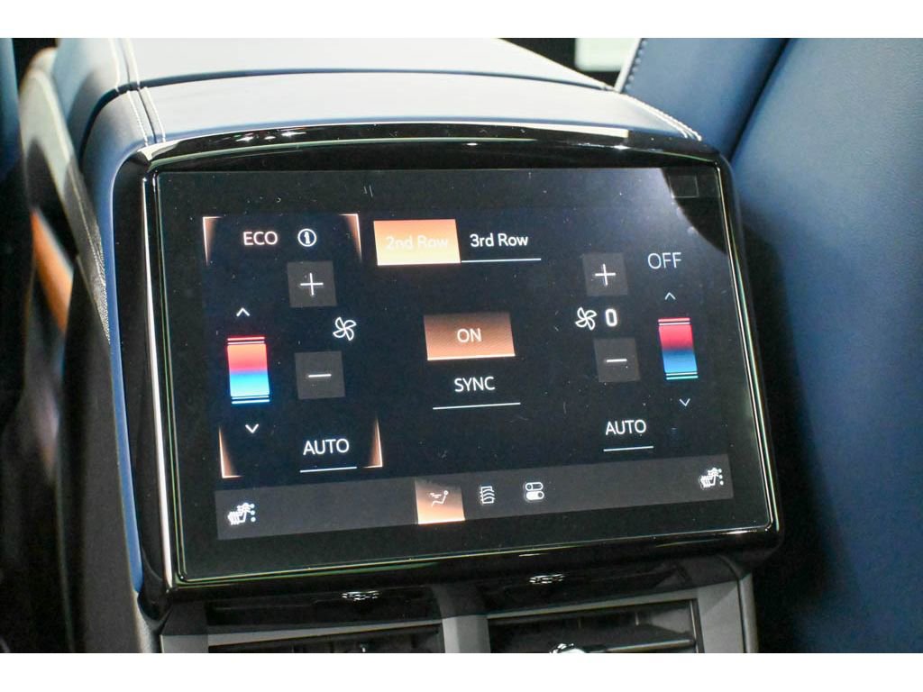 New 2026 Cadillac Vistiq Premium Luxury image 15