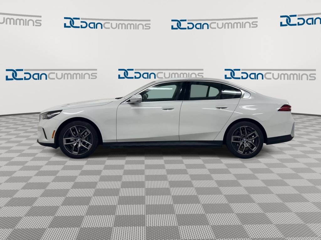 Used 2026 BMW 530i image 5