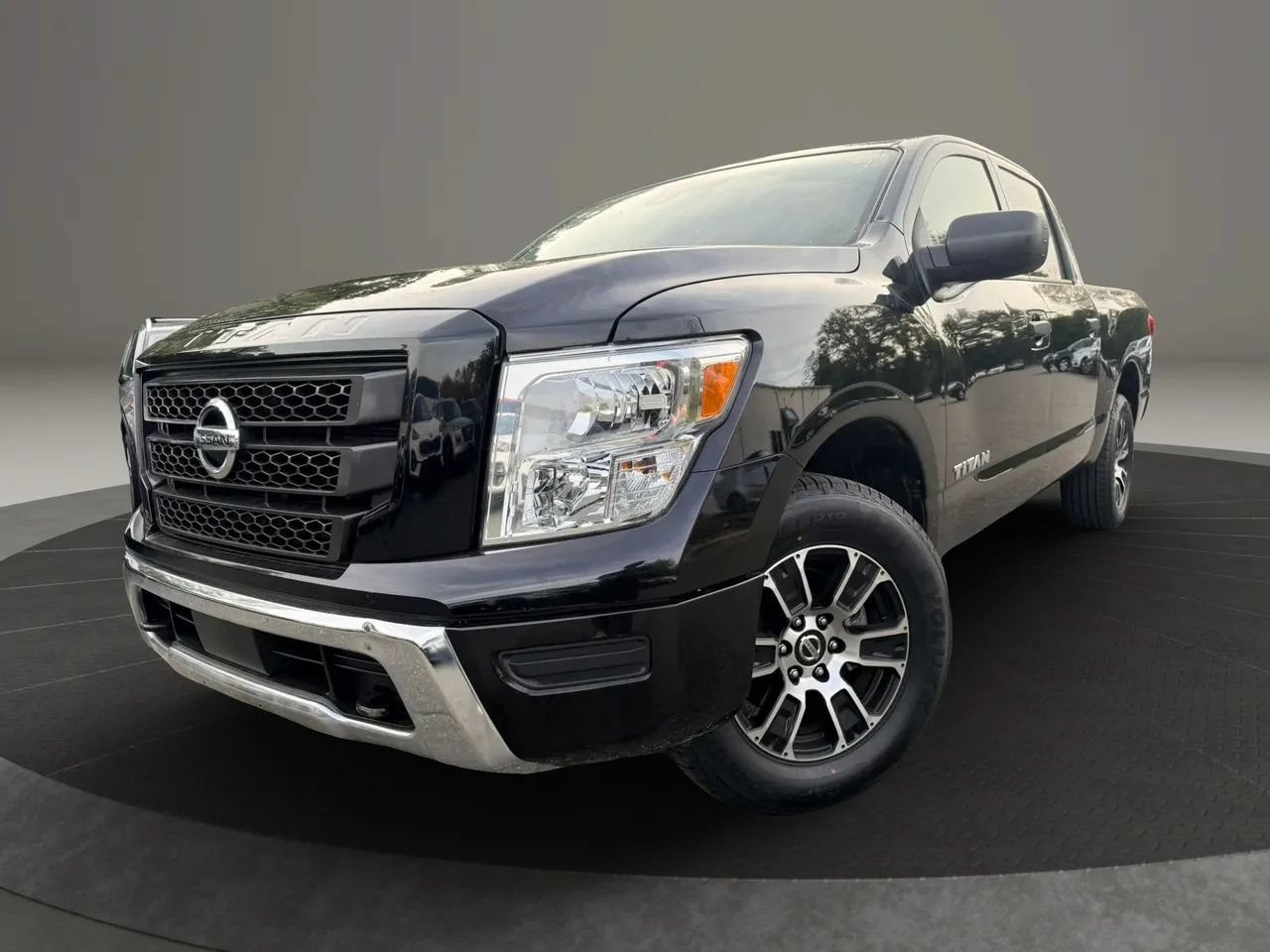 Used 2022 Nissan Titan SV