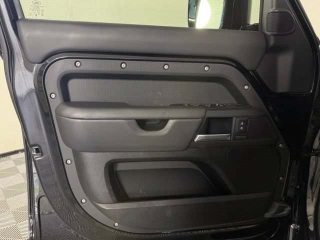 Used 2025 Land Rover Defender 130 Outbound AWD/4WD image 30