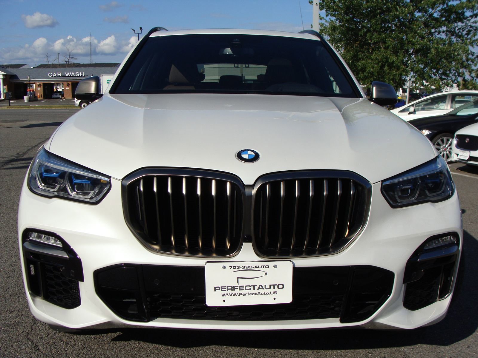 Used 2021 BMW X5 M50i w/ Executive Package image 2