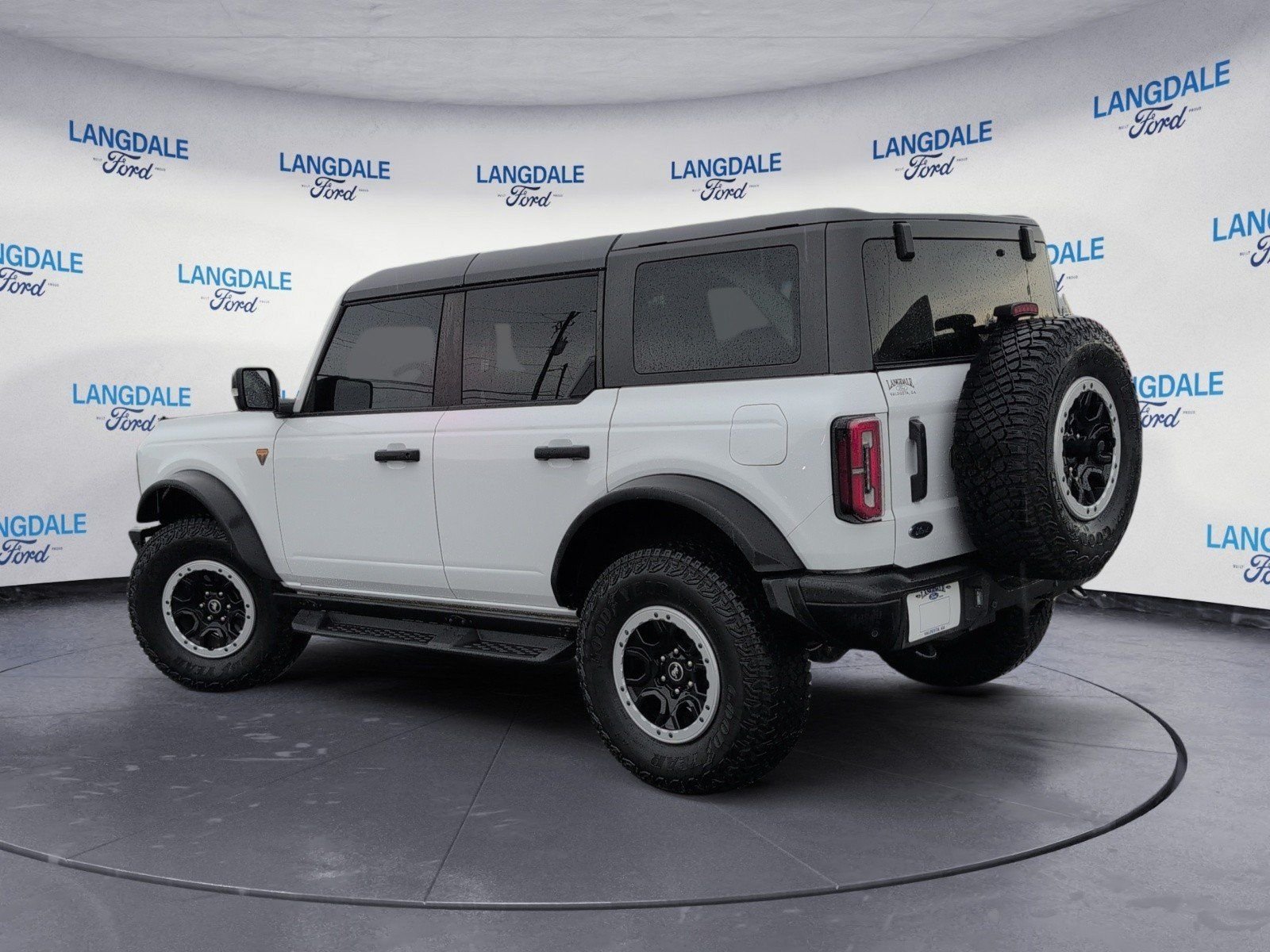 Used 2024 Ford Bronco Badlands AWD/4WD image 9