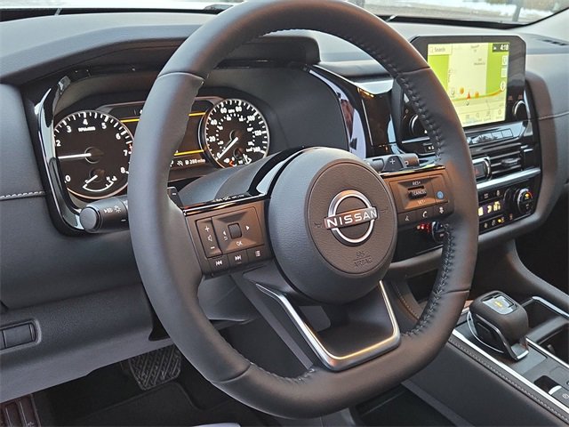 New 2025 Nissan Pathfinder SL image 14