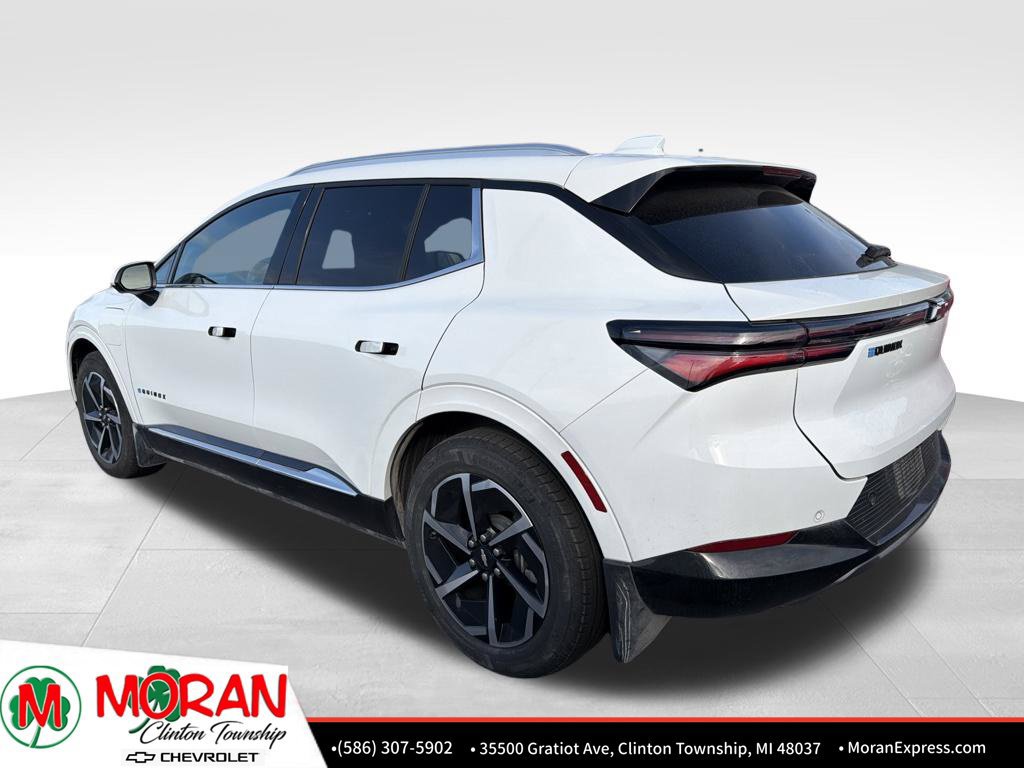 Certified 2024 Chevrolet Equinox EV LT FWD image 3