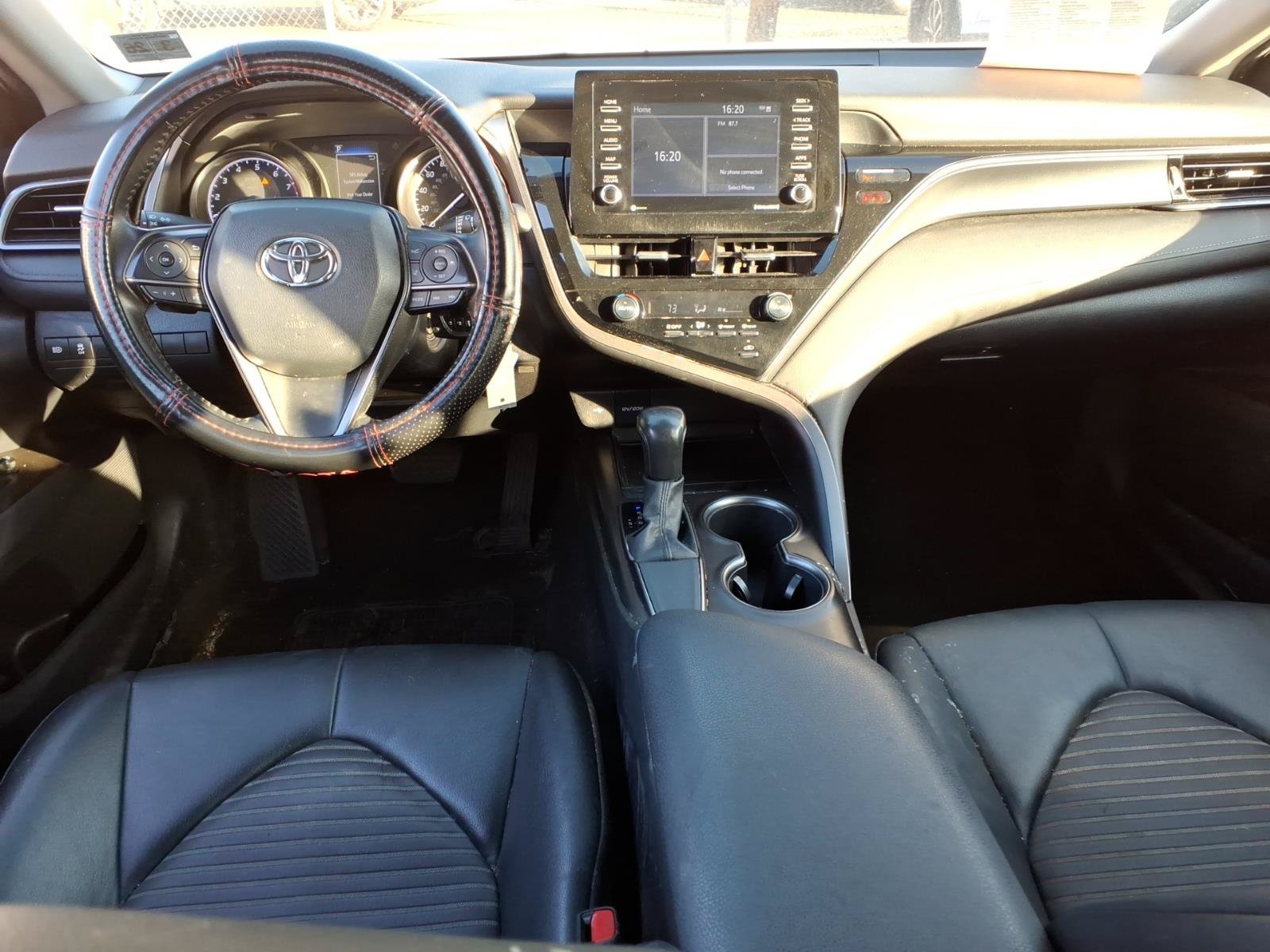 Used 2021 Toyota Camry SE FWD image 9
