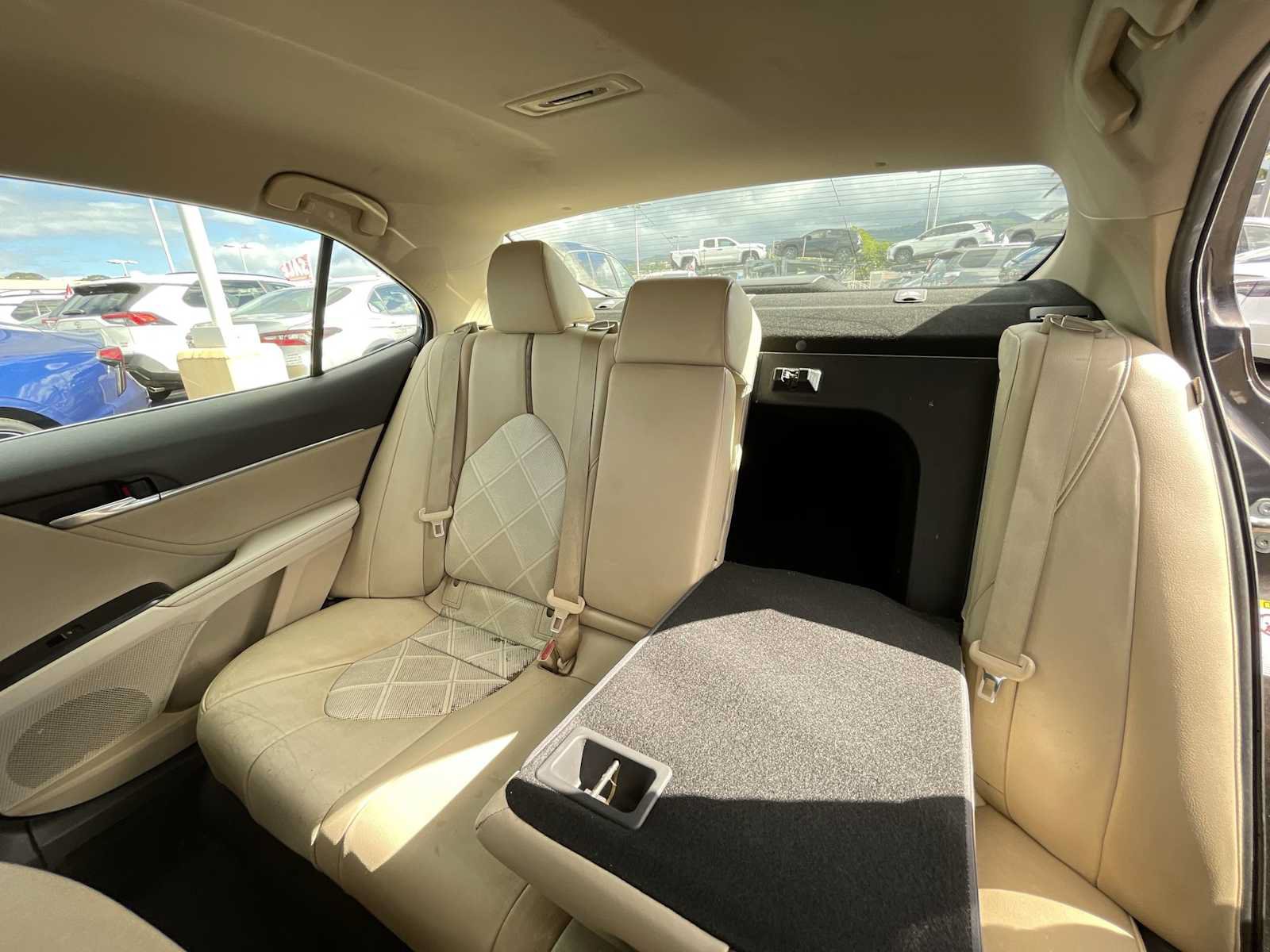 Used 2018 Toyota Camry XLE FWD image 27