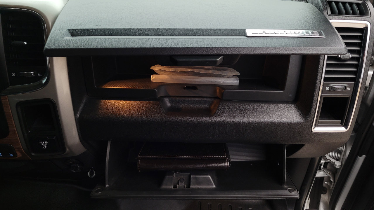 Used 2017 RAM 1500 Laramie image 36