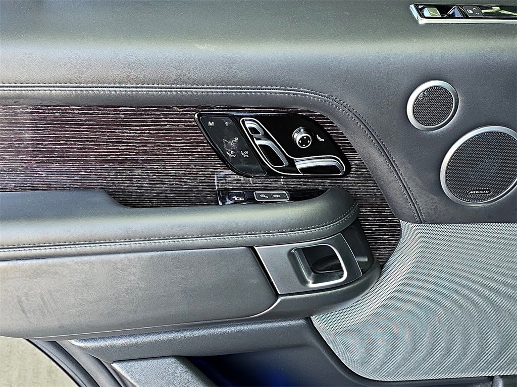 Used 2020 Land Rover Range Rover Autobiography image 23