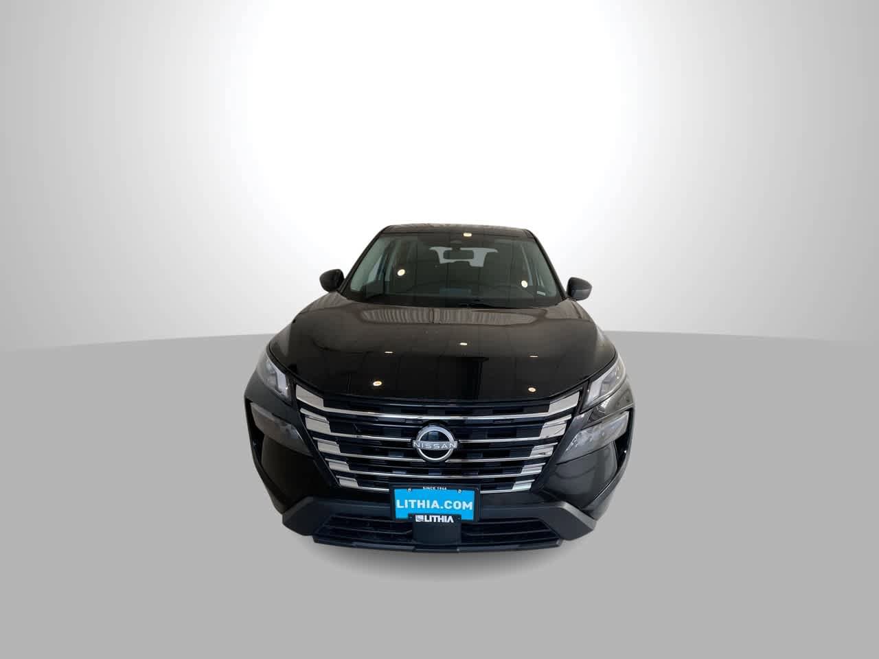 Used 2024 Nissan Rogue S AWD/4WD image 3