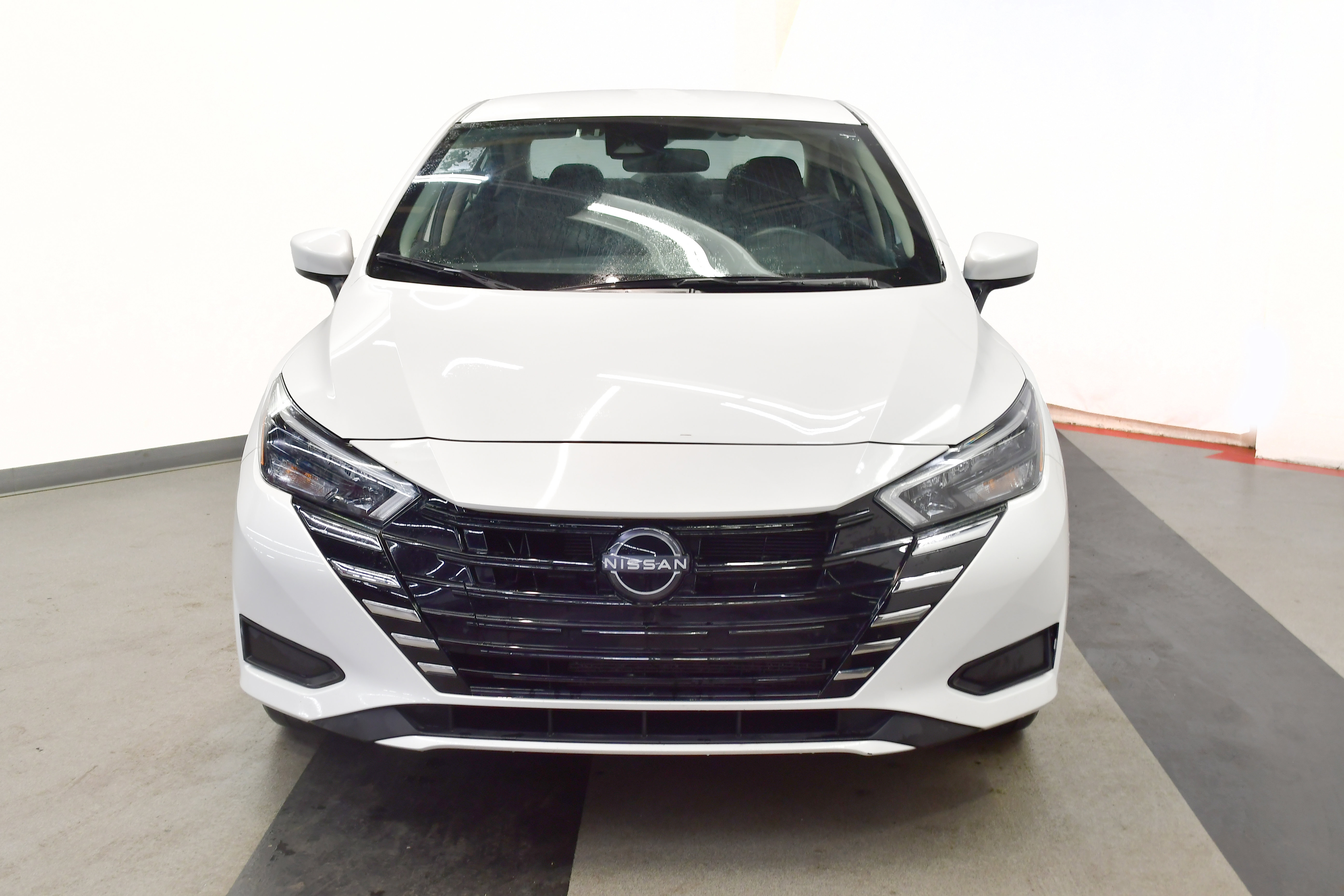 Used 2025 Nissan Versa SV FWD image 6