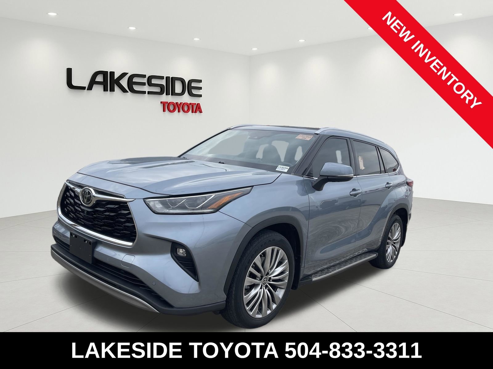 Used 2022 Toyota Highlander Platinum AWD/4WD image 1