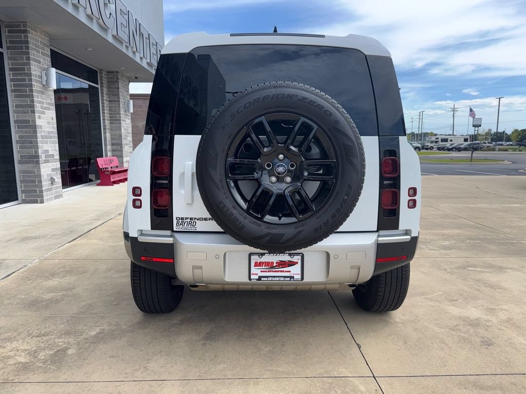 Used 2025 Land Rover Defender 110 S AWD/4WD image 8