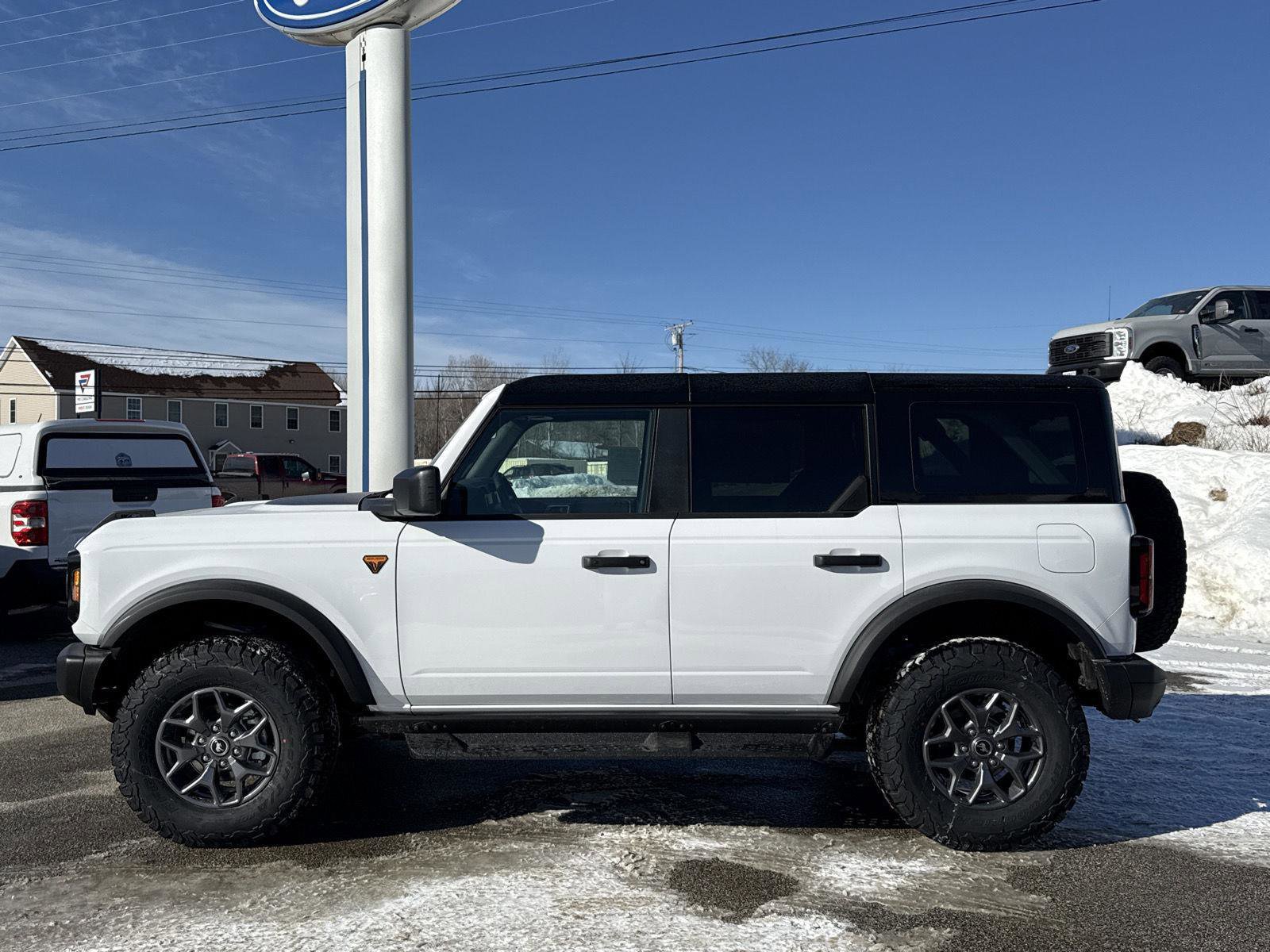 New 2025 Ford Bronco Badlands AWD/4WD image 3