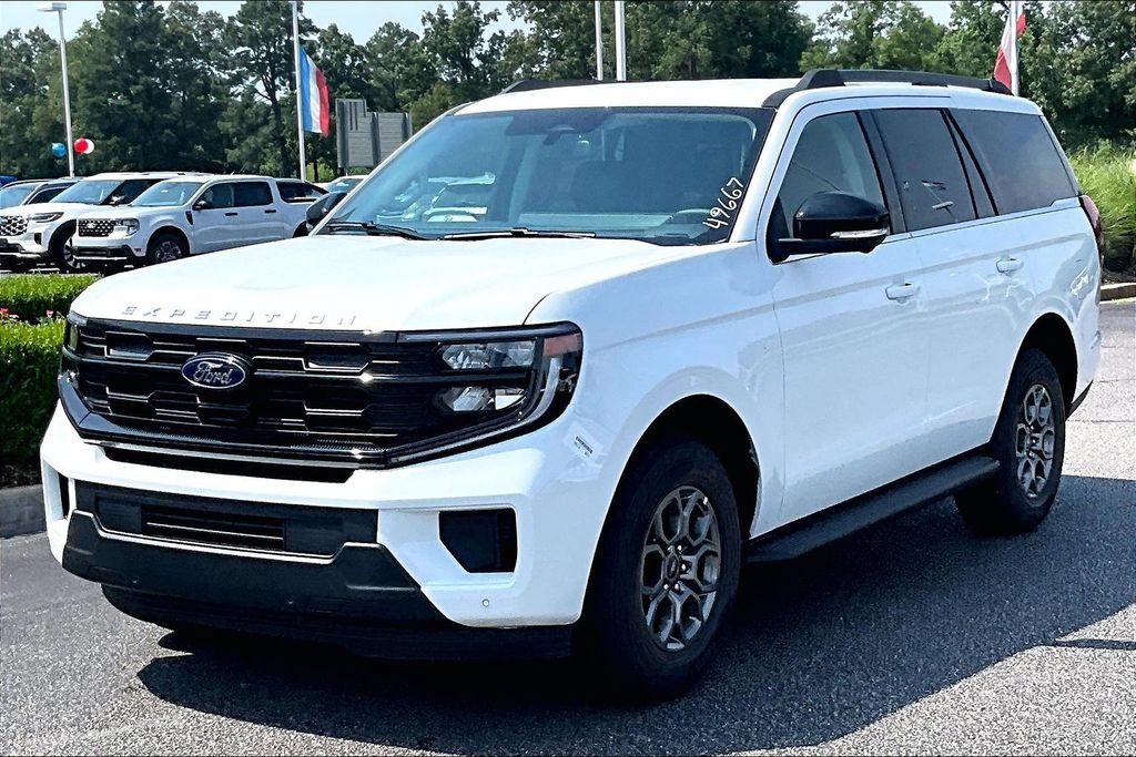 New 2026 Ford Expedition Active RWD image 2