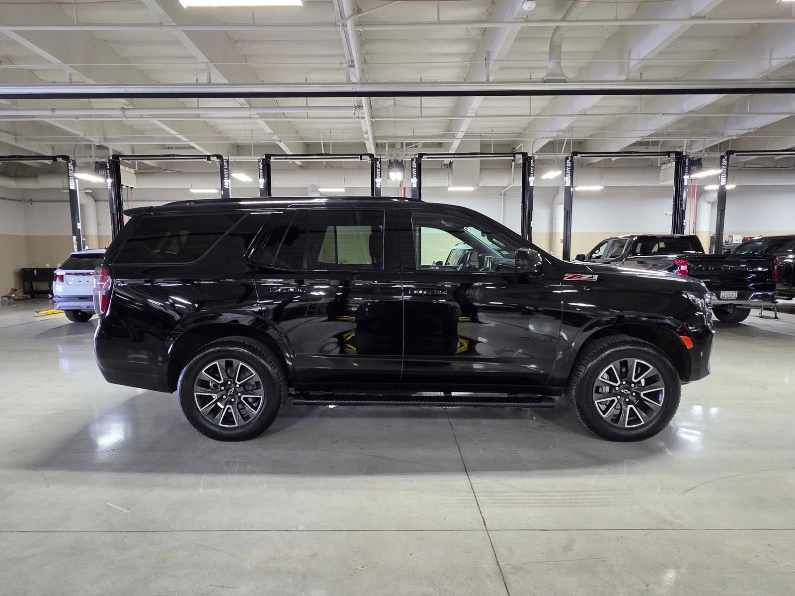 Used 2023 Chevrolet Tahoe Z71 AWD/4WD image 8