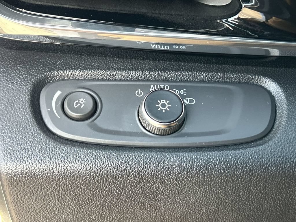 Used 2025 Buick Envista Preferred FWD image 18