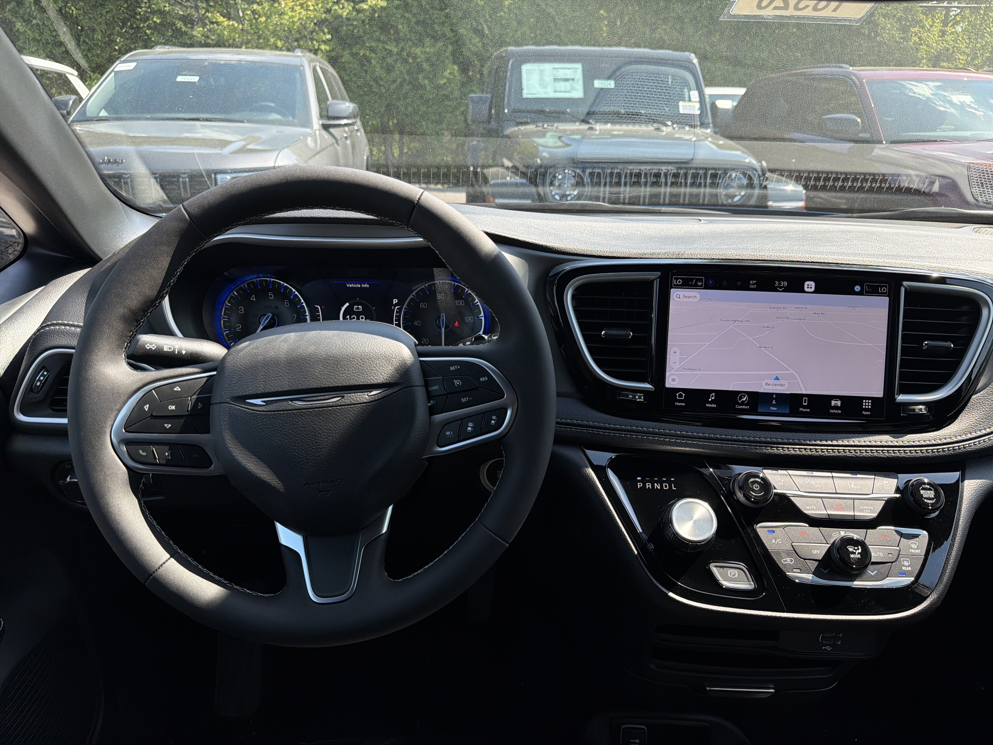 New 2027 Chrysler Pacifica Select AWD/4WD image 21