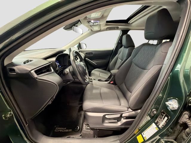 Certified 2022 Toyota Corolla Cross LE w/ Moonroof Package AWD/4WD image 17