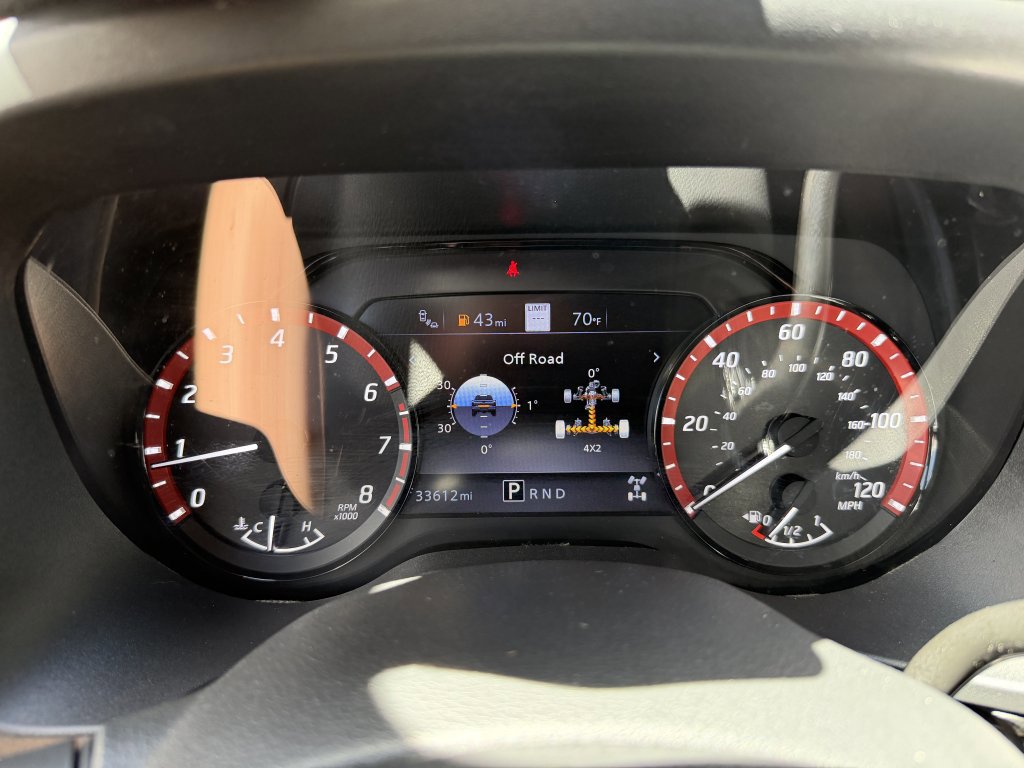 Used 2023 Nissan Titan PRO-4X w/ Pro-4x Convenience Package AWD/4WD image 18