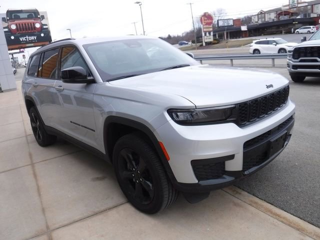Certified 2023 Jeep Grand Cherokee L Laredo image 5