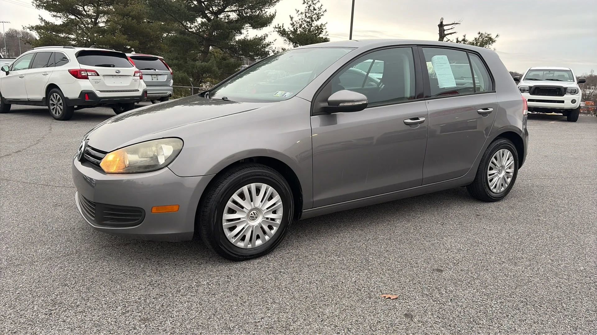Used 2010 Volkswagen Golf 4-Door image 15