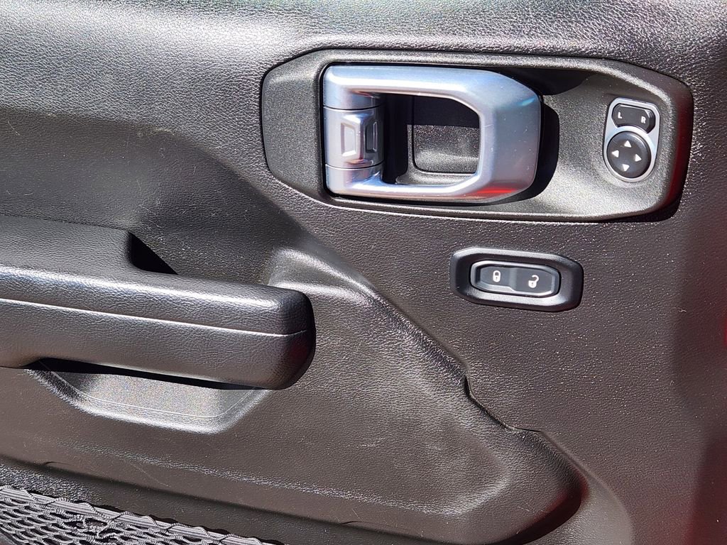 Used 2023 Jeep Gladiator Sport image 17