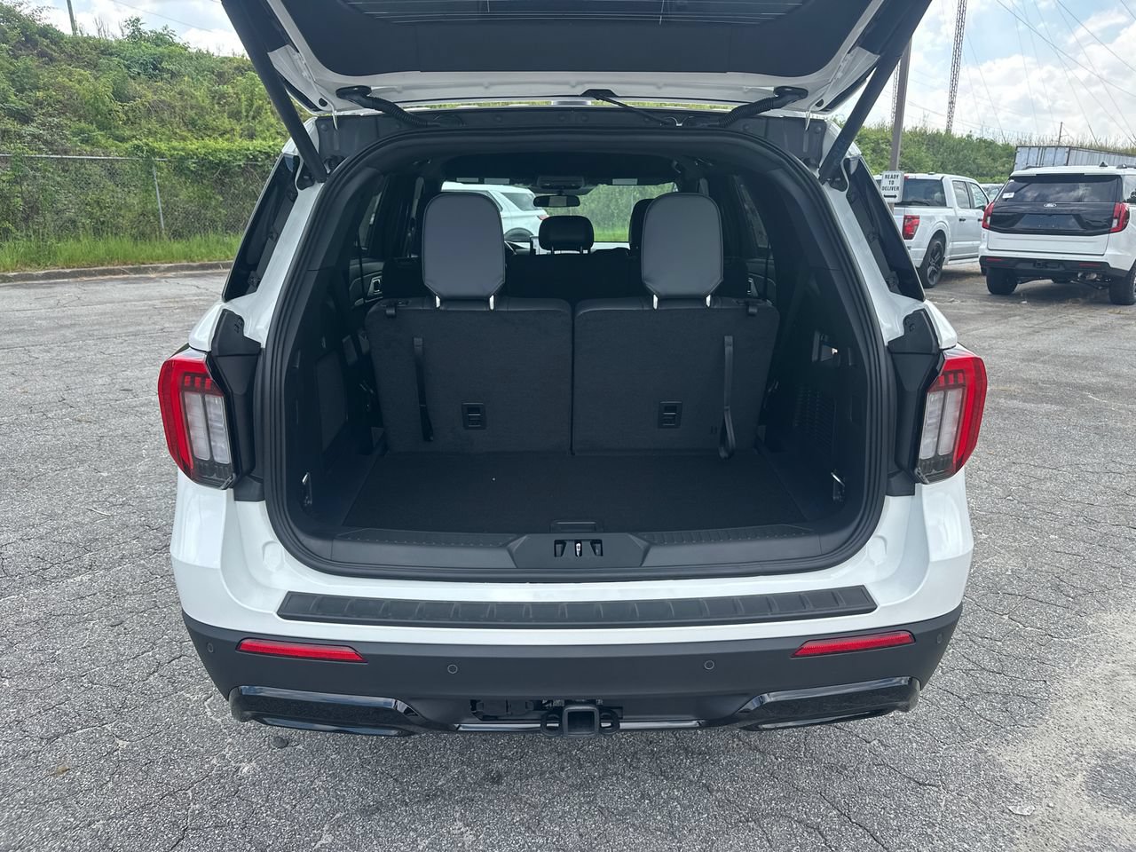 New 2026 Ford Explorer ST-Line RWD image 18