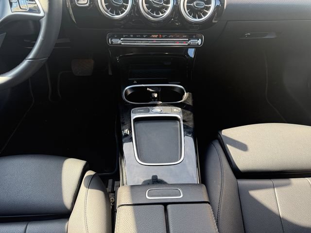 Used 2025 Mercedes-Benz CLA 250 image 11