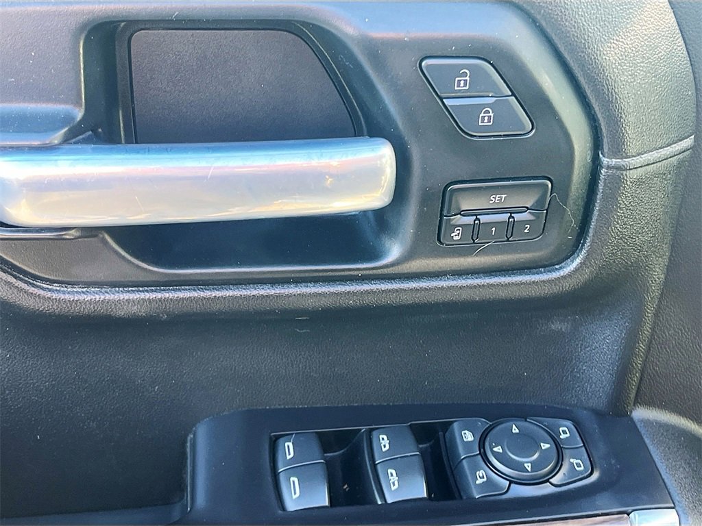 Used 2021 Chevrolet Silverado 1500 High Country w/ Technology Package image 18