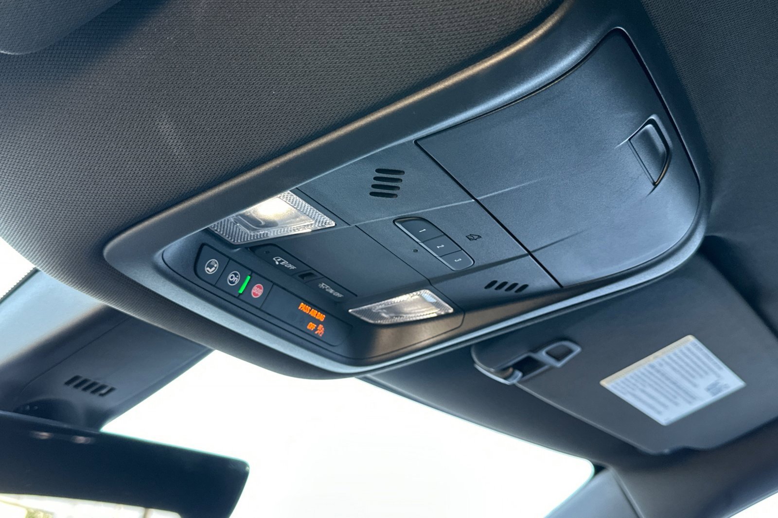 Used 2024 Buick Enclave Premium image 24