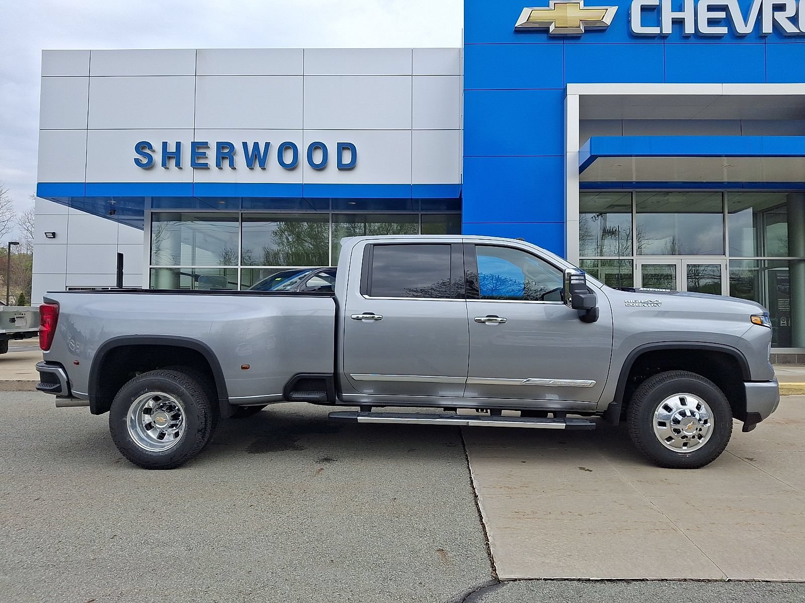 New 2026 Chevrolet Silverado 3500 High Country w/ Technology Package AWD/4WD image 7