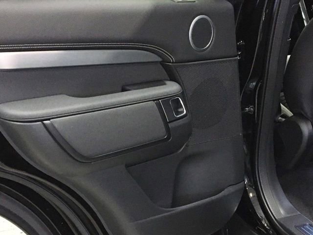 New 2024 Land Rover Discovery Dynamic SE image 22