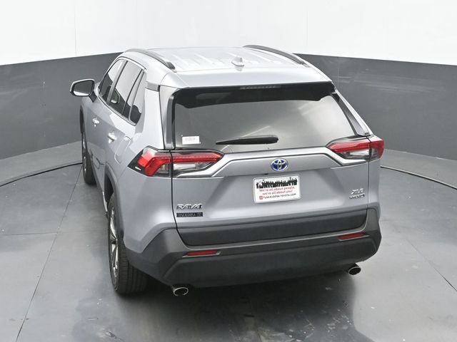 Used 2022 Toyota RAV4 XLE Premium AWD/4WD image 32