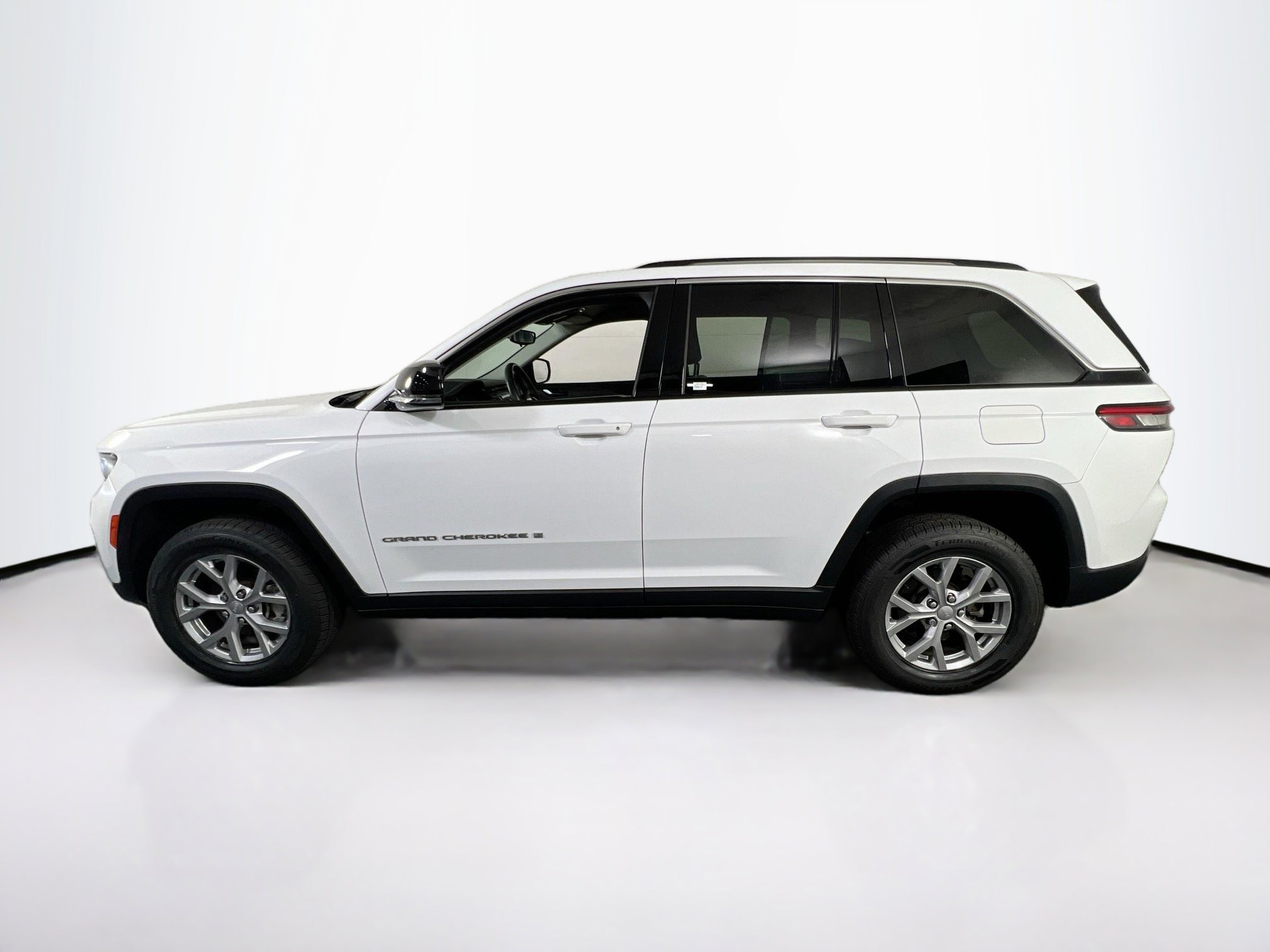 Used 2022 Jeep Grand Cherokee Limited image 8