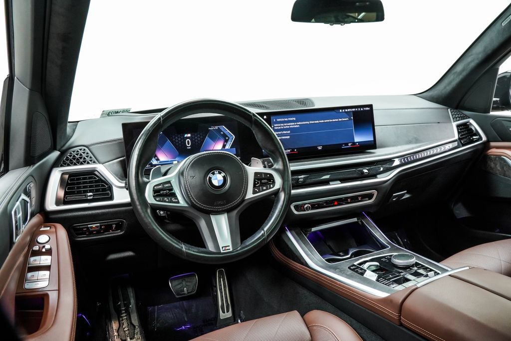 Used 2023 BMW X7 xDrive40i w/ M Sport Package AWD/4WD image 4
