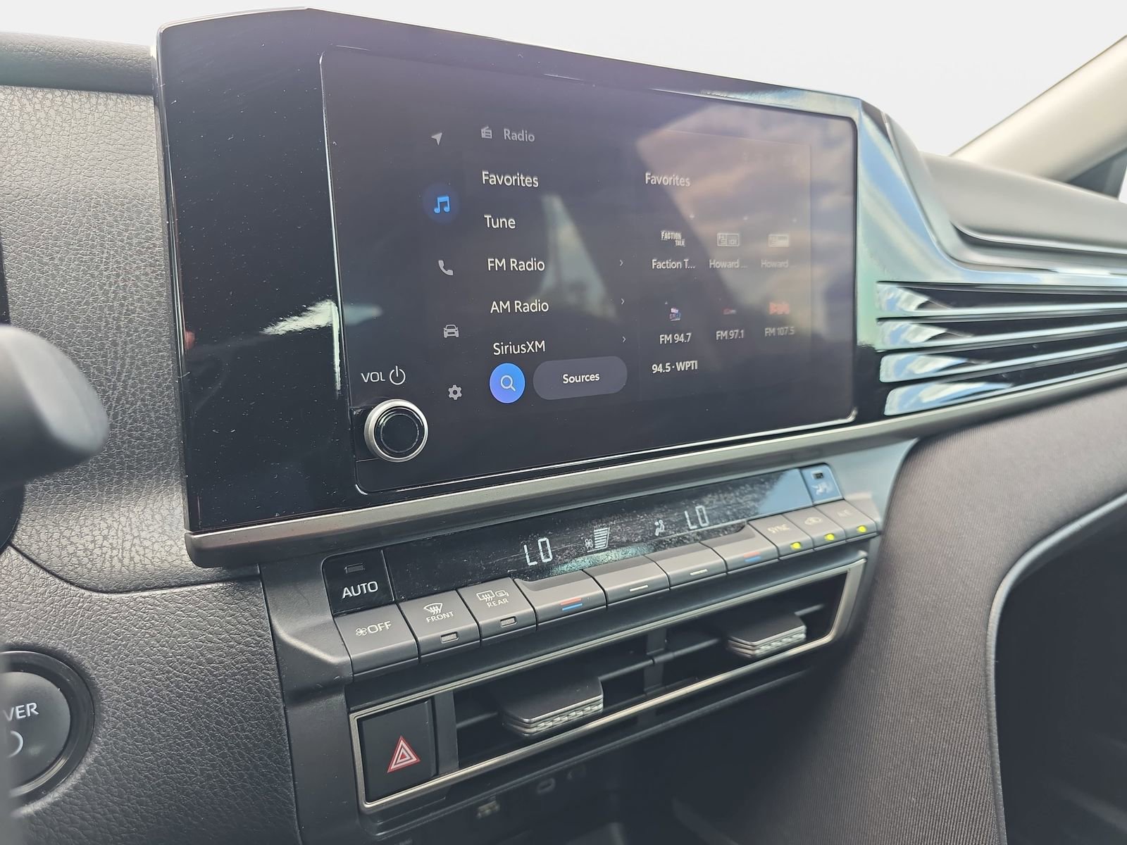 Used 2025 Toyota Camry LE image 19