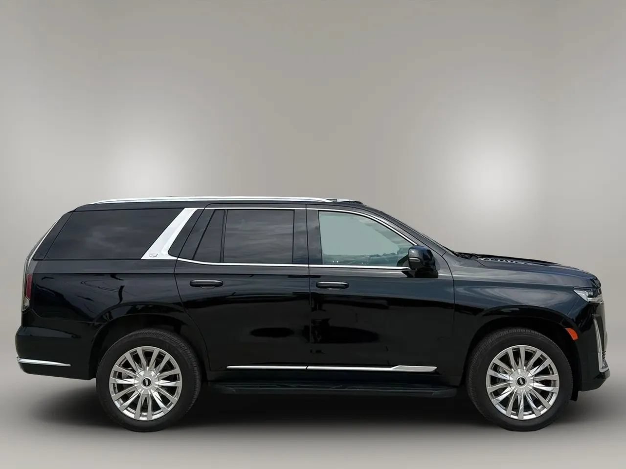 Used 2023 Cadillac Escalade Premium Luxury w/ LPO, Floor Liner Package AWD/4WD image 9