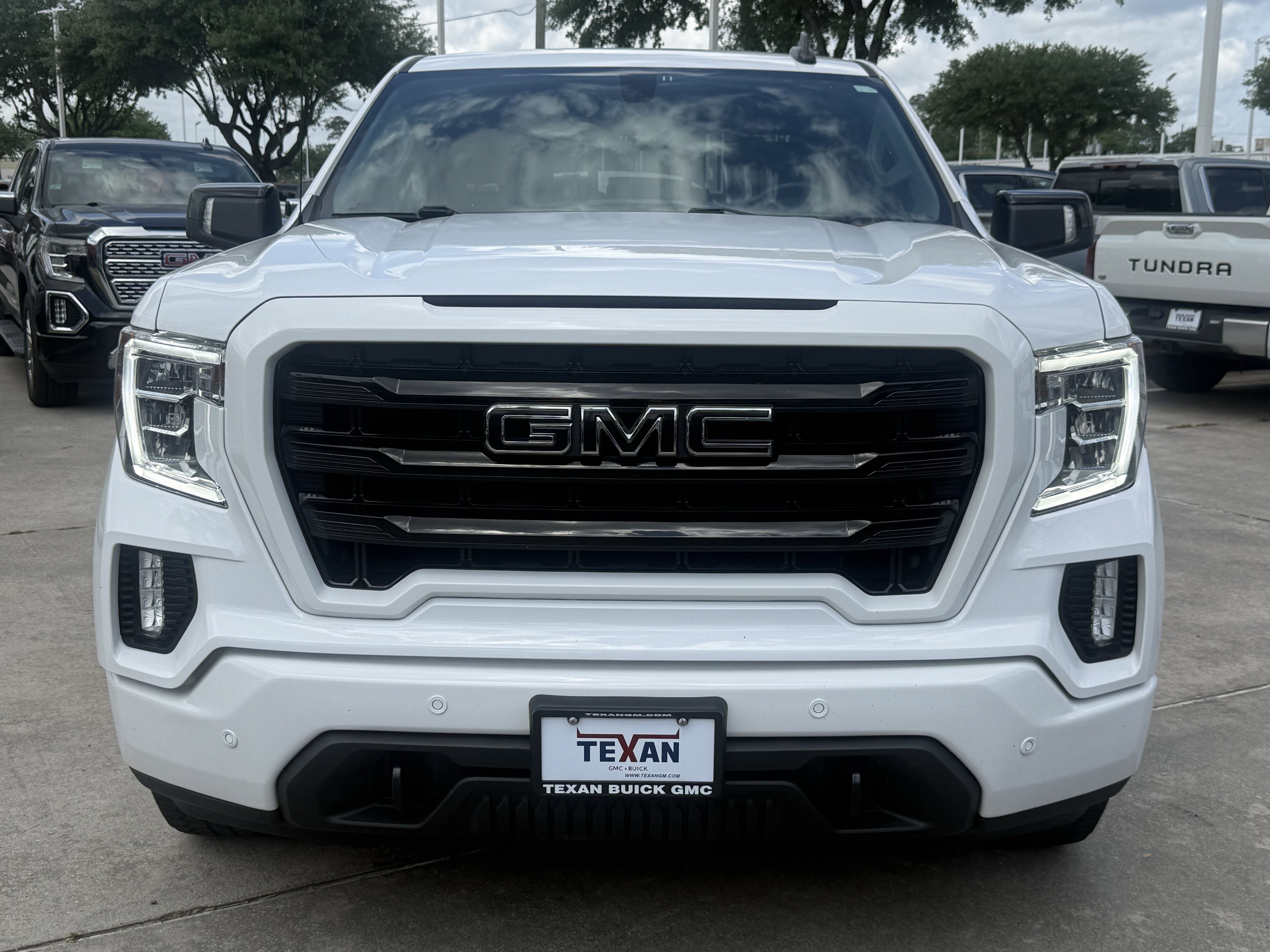 Used 2022 GMC Sierra 1500 Elevation w/ Preferred Package AWD/4WD image 9