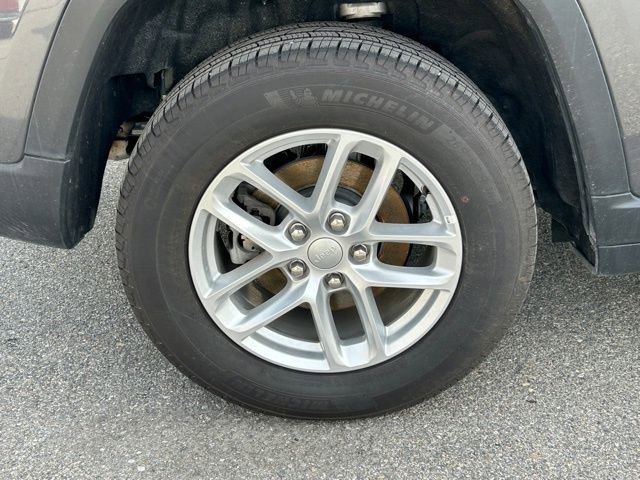 Used 2025 Jeep Grand Cherokee Laredo X w/ Luxury Tech Group I image 11