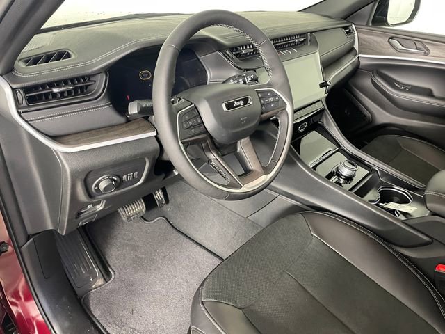 New 2026 Jeep Grand Cherokee Laredo image 2