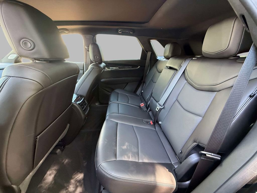 Used 2025 Cadillac XT5 Premium Luxury w/ Technology Package AWD/4WD image 19