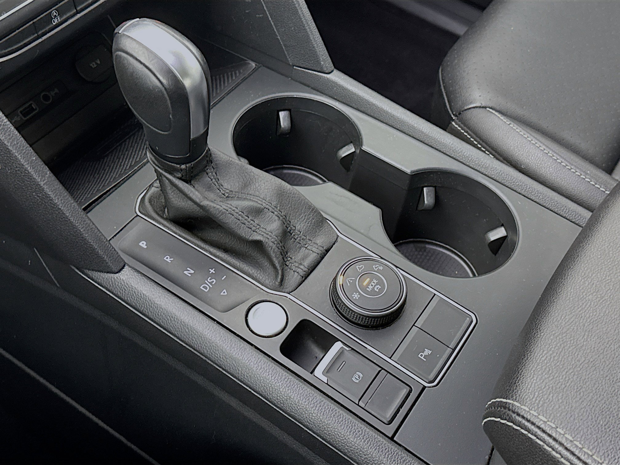 Used 2021 Volkswagen Atlas SE w/ Panoramic Sunroof Package image 16