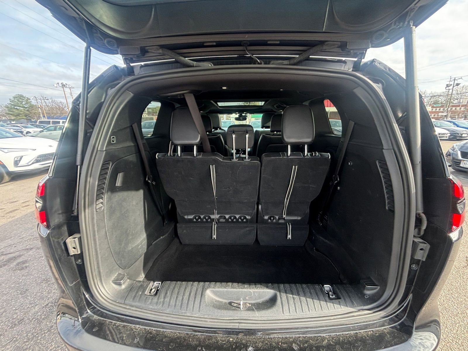 Used 2025 Chrysler Pacifica Limited image 36