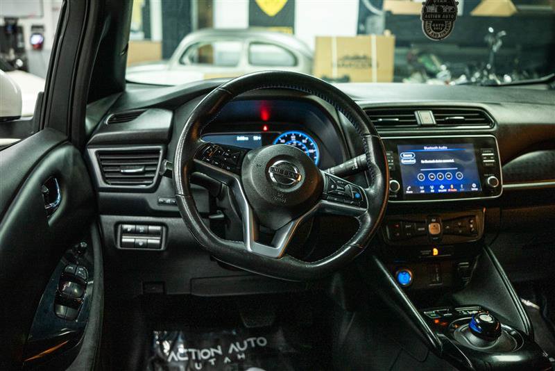 Used 2020 Nissan Leaf SV w/ SV Technology Package image 15