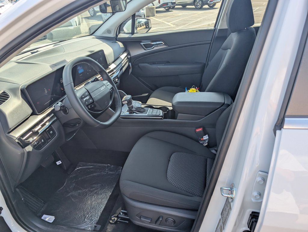 New 2026 Kia Sportage LX w/ LX Convenience Package AWD/4WD image 13