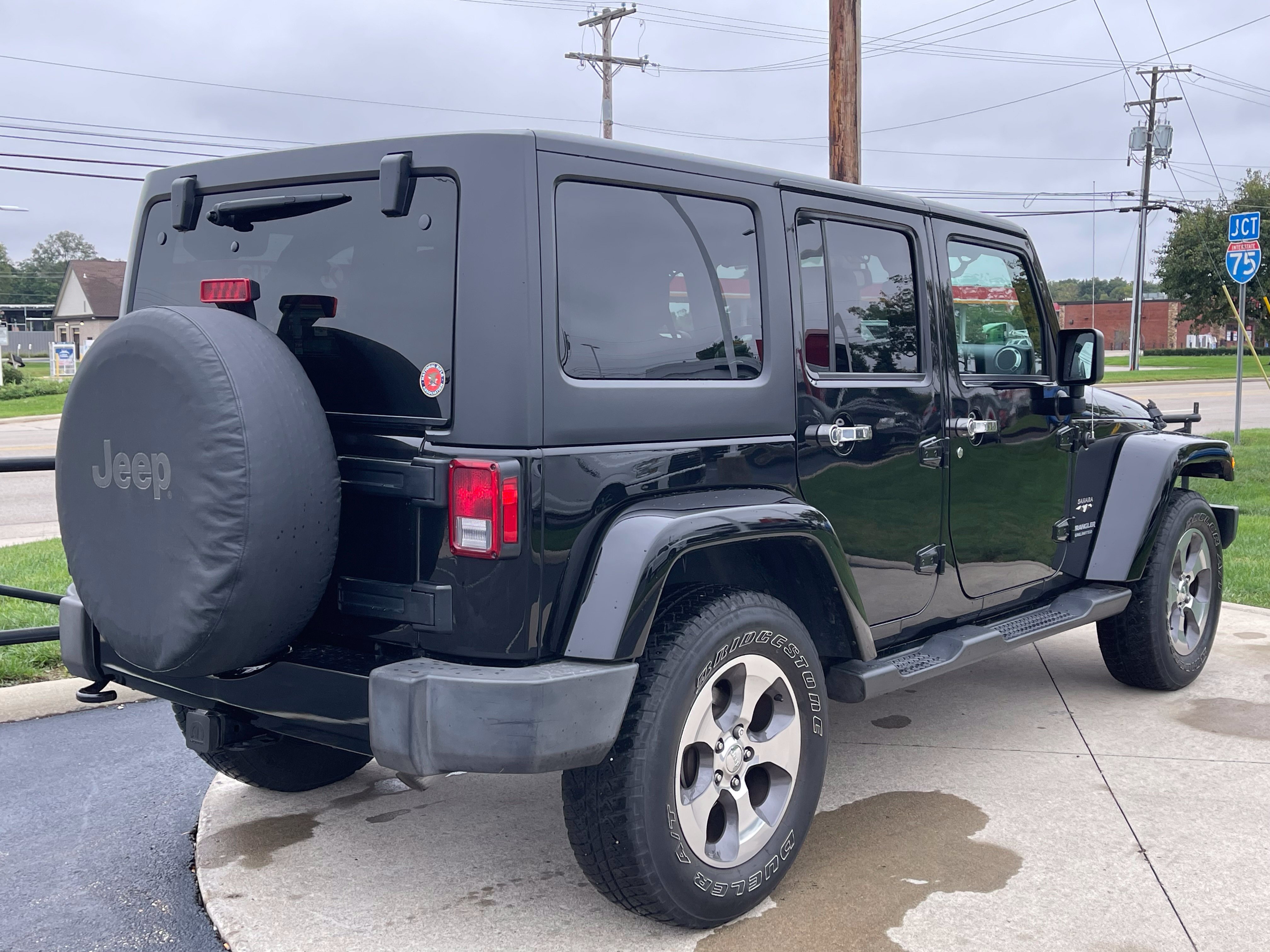Used 2017 Jeep Wrangler Unlimited Sahara w/ Trailer Tow Group AWD/4WD image 7