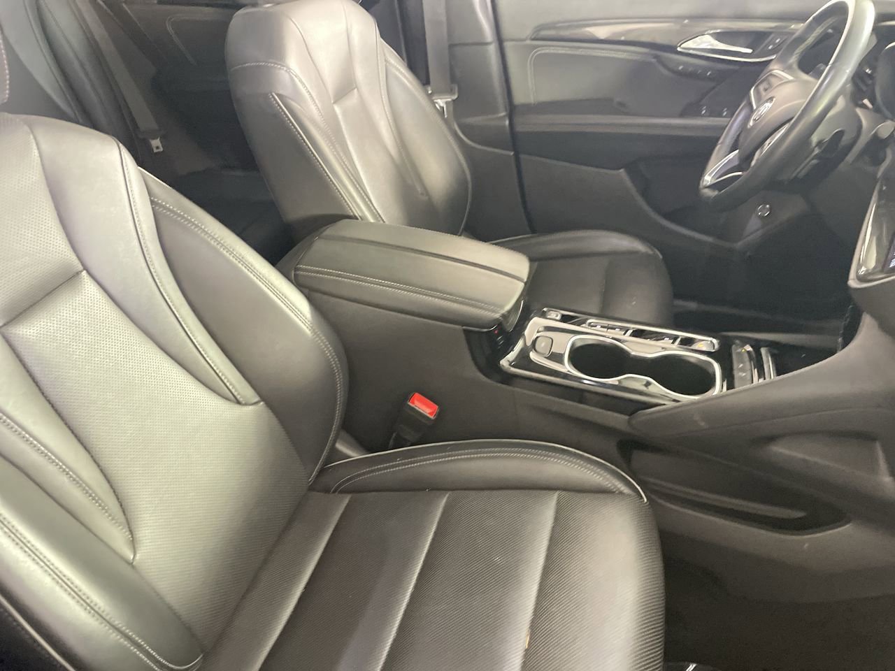 Used 2023 Buick Envision Essence image 24